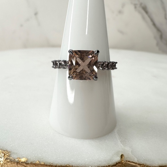 Bomb Party Timeless Glam Morganite Hematite Ring Size 9 NWT RBP7577 - Picture 3 of 7